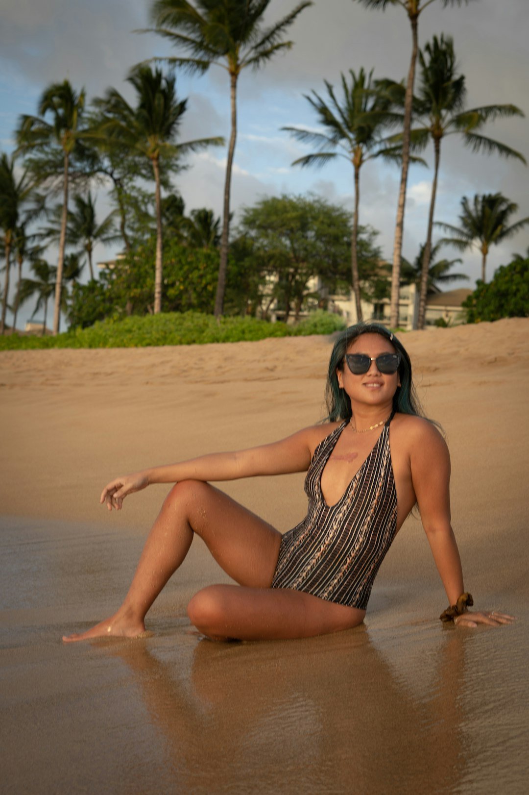 Wearing Wolven Zephyr swimsuit and Quay sunglasses in Maui, Hawaii